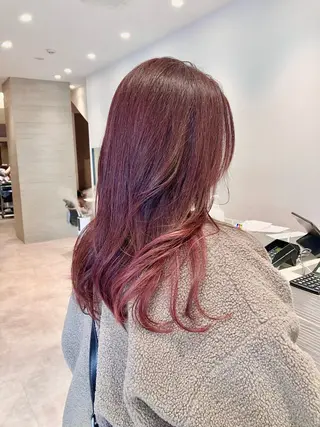 セミロング カラー サキ🤍ハイトーン 🩰くびれ巻きヘアのヘアスタイル