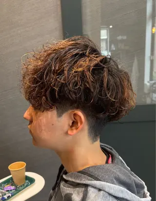 ショート パーマ メンズ 鼎一真ハイトーン/ パーマ/何でも屋さんのヘアスタイル