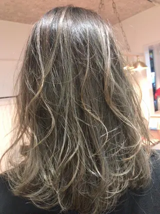 ミディアム カラー レイヤーカット匠 イソザキノリユキのヘアスタイル