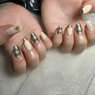 ネイル 里見 麗のネイルデザイン