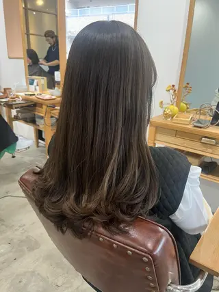 ロング カラー 三島 有佳里のヘアスタイル