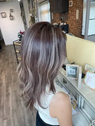 セミロング カラー Felice Erikaのヘアスタイル