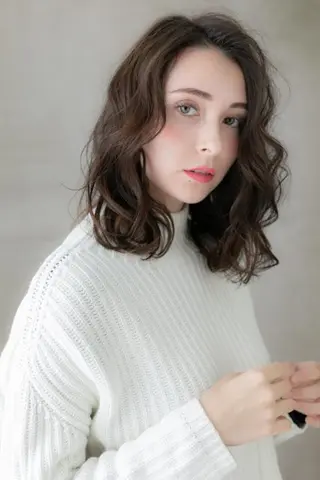 ミディアム パーマ ヘアアレンジ 似合わせスタイル🫧 木村夏暢のヘアスタイル