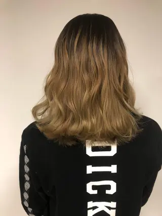 ミディアム 野坂 梨乃のヘアスタイル