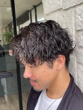 パーマ メンズ アタ ムのヘアスタイル