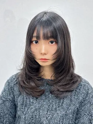 ミディアム ウルフ&レイヤー特化 まとまる美髪矯正のヘアスタイル