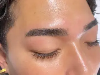 メンズ アイブロウ EYES YUNのマツエク・マツパデザイン