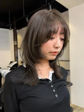 ミディアム カラー ‎♡アヤメ/レイヤー ボブ♡渋谷のヘアスタイル