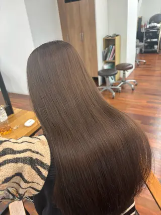 セミロング カラー ヘアアレンジ グランルッソ所属・岡山バレイヤージュ 岡山ハイライトのヘアスタイル