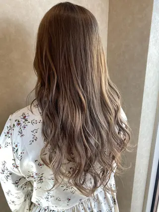 ロング 🍭🐰春木 佳奈子🌟✨のヘアスタイル