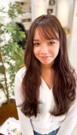 ロング 飯星慧斗 /ブリーチ、縮毛矯正のヘアスタイル