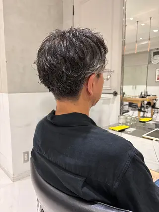 ショート パーマ メンズ 似合わせレイヤー 🩶アヤラのヘアスタイル