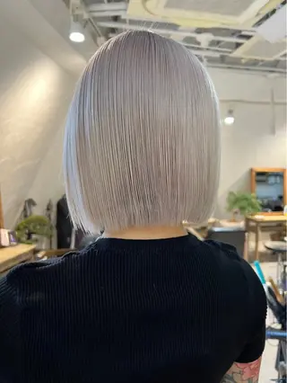 ショート カラー デザインカット/新宿 🕊️mao 🌿のヘアスタイル