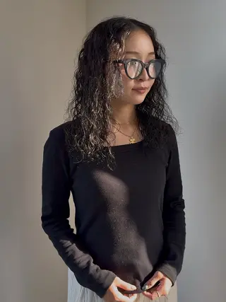 セミロング パーマ 芳賀 風斗のヘアスタイル