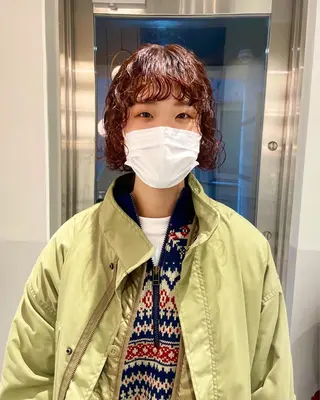 ショート カラー パーマ ヘアアレンジ satsuki 暖色・ブラウンカラーのヘアスタイル