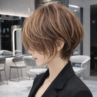 ショート カラー 《髪質改善✖️レイヤ ー🩶》ナオヤのヘアスタイル