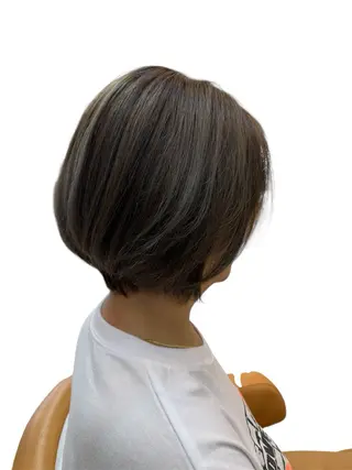 ショート カラー ⭐️レイヤーカット 大人気　三澤康司⭐️のヘアスタイル