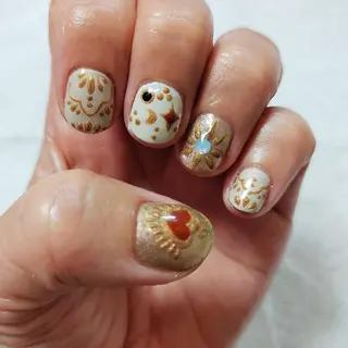 千葉家蘭磨ネイル♣所属・千葉家蘭磨ネイル♣と タイ古式マッサージのネイルデザイン