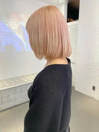 ミディアム パーマ ヘアアレンジ 🎨ハイトーン/ 切りっぱなし みつきのヘアスタイル
