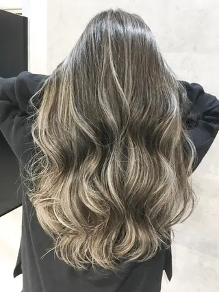 セミロング カラー ヘアアレンジ ネイル マツエク・マツパ 井上 一平のヘアスタイル