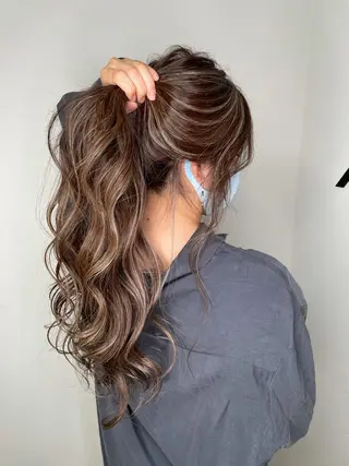 ロング 手島 カミラのヘアスタイル