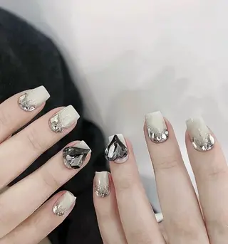 ネイル THE ONE 山本のネイルデザイン