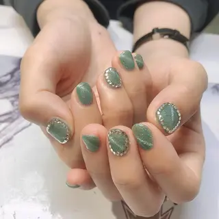 ネイル ガレンドウ 白澤 愛子のネイルデザイン