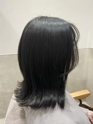 ミディアム カラー しみず さきのヘアスタイル