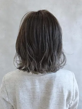 ショート カラー MOU namba ムウナンバのヘアスタイル