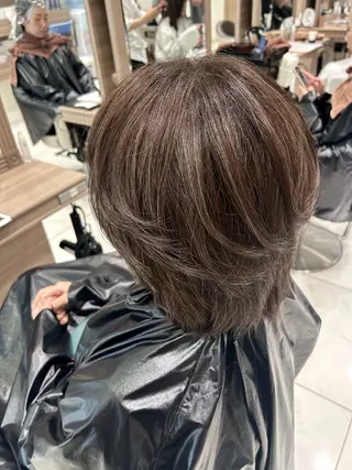ショート カラー Julia🖤 縮毛矯正🌬️🩵のヘアスタイル