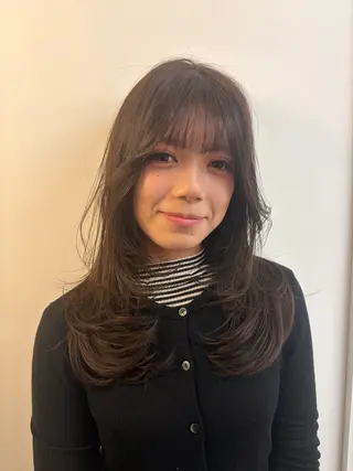 セミロング カラー cana 札幌レイヤースタイルのヘアスタイル