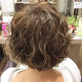 ショート カラー パーマ 透け感/くびれヘア/ レイヤー/カズキ🍭のヘアスタイル