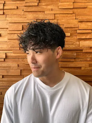 パーマ 透明感・艶感 小坂隼斗のヘアスタイル