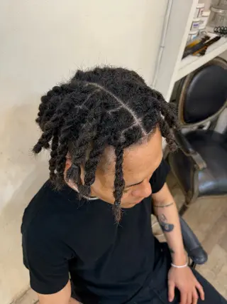 ヘアアレンジ コーンロウ／ドレッド 浅賀晟弥のヘアスタイル