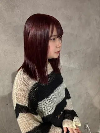 ミディアム カラー ハイトーン YONIのヘアスタイル