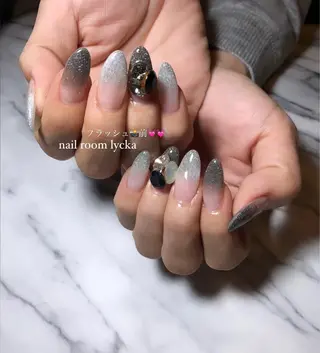 ネイル ﾈｲﾙﾙｰﾑﾘｯｶ 𝐦𝐚𝐲𝐮のネイルデザイン