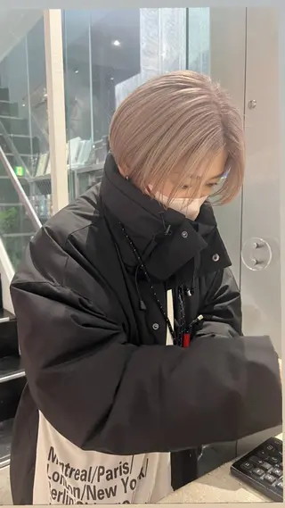 ショート カラー CHERIEブリーチ ダブルカラー　天神のヘアスタイル