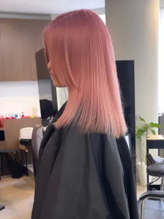 ミディアム カラー YUSUKE レイヤーカットカラーのヘアスタイル