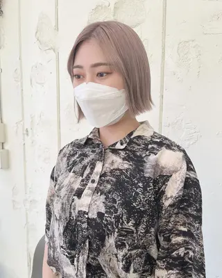 ショート カラー ハイトーン🦢 Natsumiのヘアスタイル