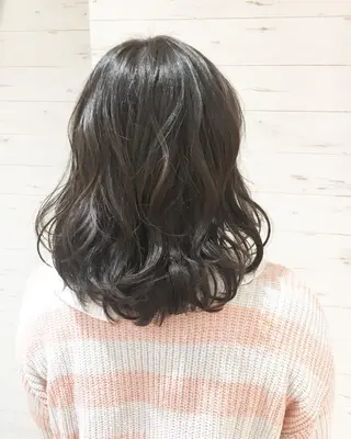 セミロング ミヤザキ タクトのヘアスタイル