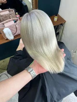 セミロング カラー ヘアアレンジ 高島 凜のヘアスタイル