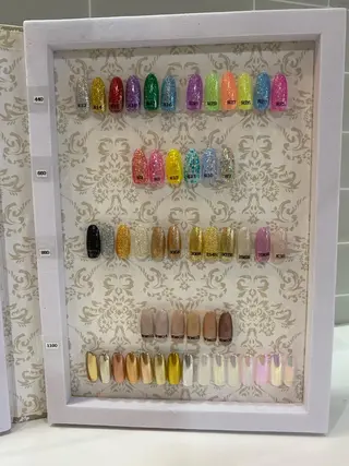 ネイル フォルチェ博多店 細田のネイルデザイン