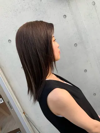 セミロング 通い続けられるサロン ママ美容師　明日香のヘアスタイル