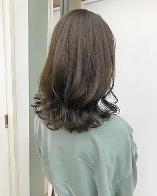 ミディアム カラー ☀️透明感color KURO☀️のヘアスタイル