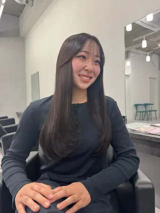 ロング レイヤー・ブリーチ kiyotoshiのヘアスタイル