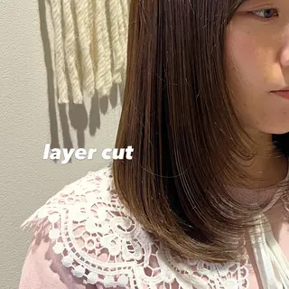 セミロング 吉田 咲樹のヘアスタイル