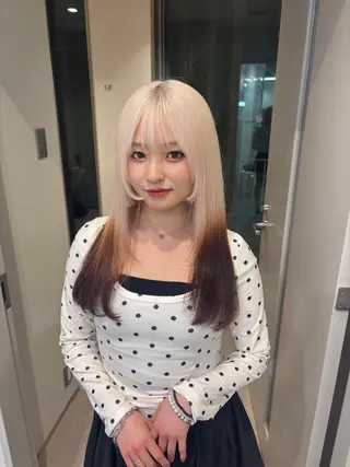 ロング カラー ハイトーン/ピンク カラー/めい🎀のヘアスタイル