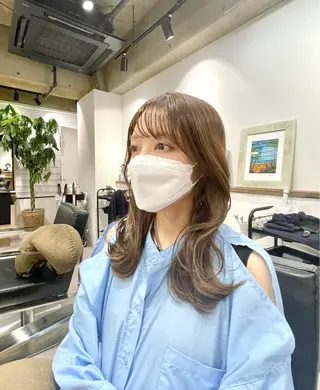 セミロング カラー 白髪ぼかしハイライト バレイヤージュヤマトのヘアスタイル