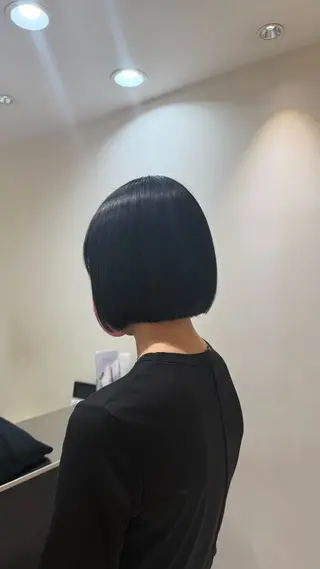 ショート カラー akari / ミディアムパーマのヘアスタイル