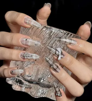 ネイル エリ🫧 nail池袋東口のネイルデザイン